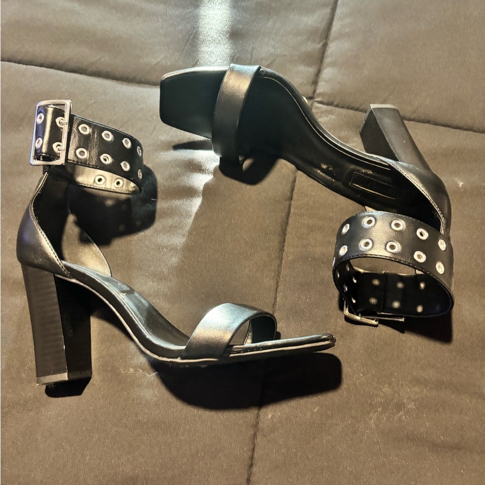 Elegant Black Heeled Sandals